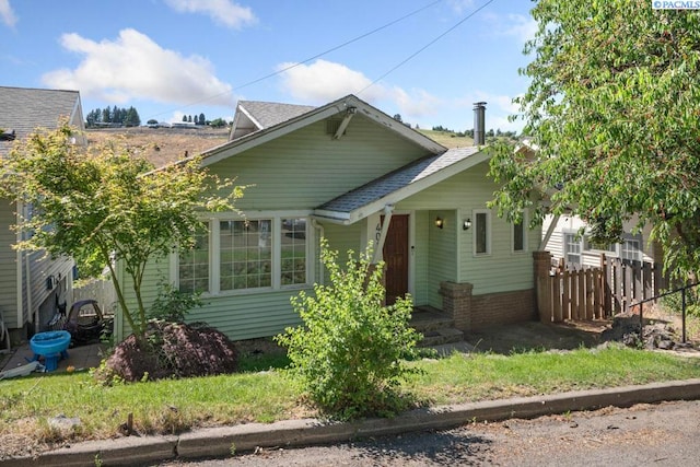 408 S Mill St, Colfax, WA 99111 - bungalow-style home featuring roof with shingles