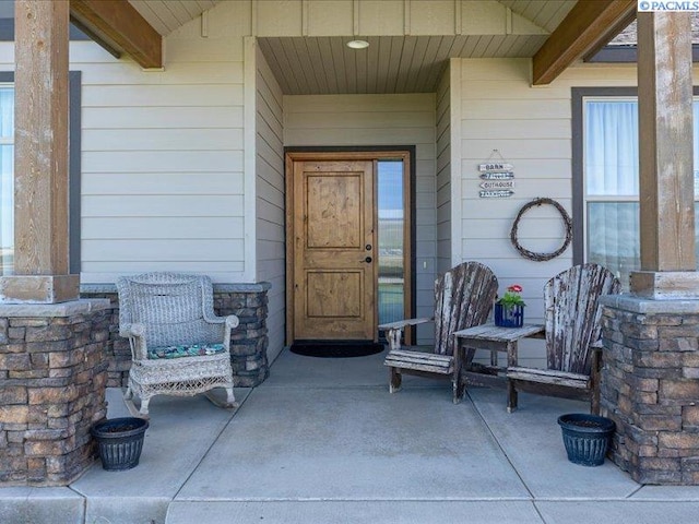 82647 E Reata Rd, Kennewick, WA 99338 - property entrance featuring covered porch