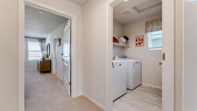 611 S Zeelar St, Kennewick, WA 99336 - laundry area featuring attic access and independent washer and dryer