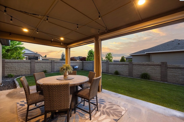 1120 S Kansas Pl, Kennewick, WA 99338 - view of patio / terrace featuring a fenced backyard and outdoor dining space