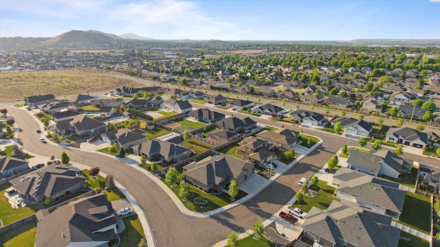 1120 S Kansas Pl, Kennewick, WA 99338 - bird's eye view featuring a residential view and a mountain view