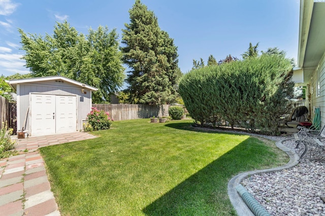 704 W 18th Ct, Kennewick, WA 99337 - view of yard