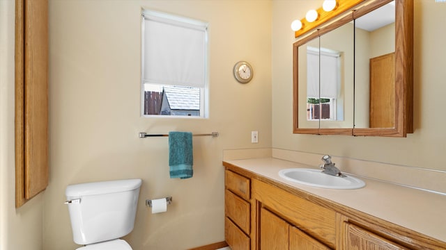 4318 Desert Pl, Pasco, WA 99301 - bathroom with toilet and vanity