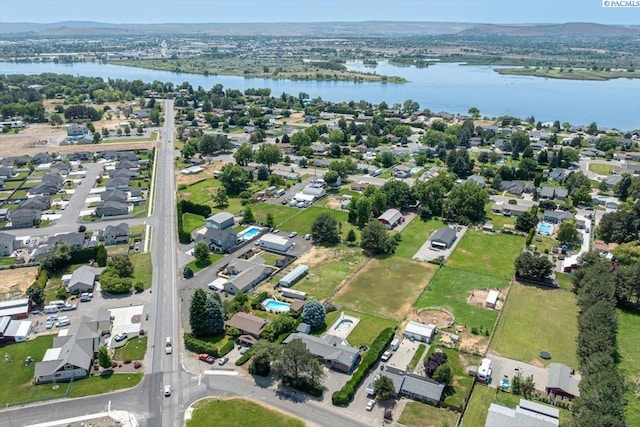 10012 Maple Dr, Pasco, WA 99301 - aerial view of property's location featuring a nearby body of water and nearby suburban area