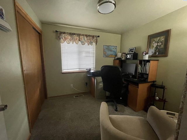 976 Campbell Dr, Prosser, WA 99350 - office space with light colored carpet
