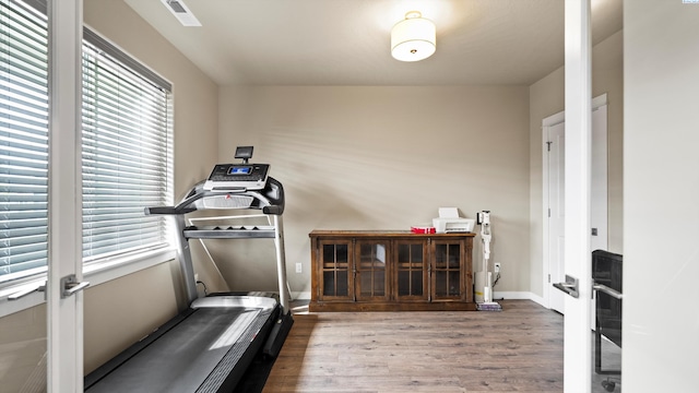 2955 S Kellogg St, Kennewick, WA 99338 - exercise room with wood finished floors