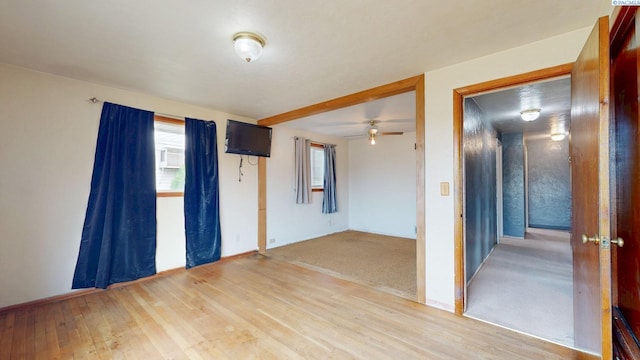 703 W Octave St, Pasco, WA 99301 - unfurnished room featuring light wood finished floors and a ceiling fan