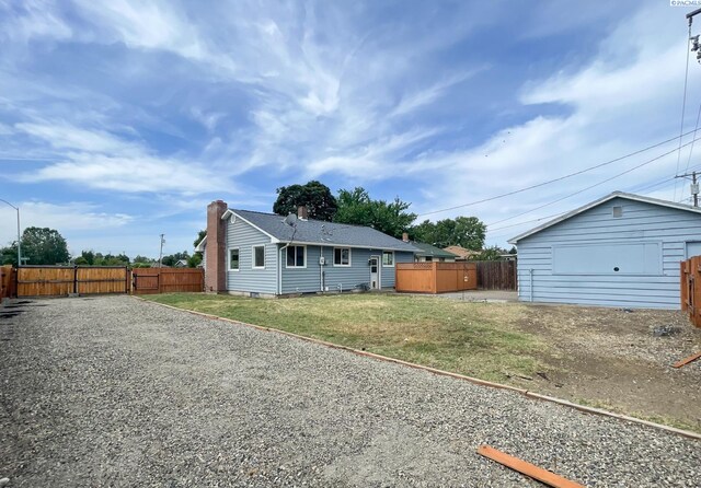 703 W Octave St, Pasco, WA 99301 - back of house