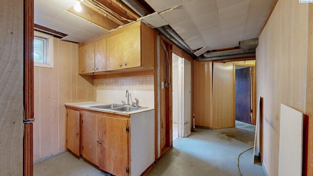 703 W Octave St, Pasco, WA 99301 - bar area featuring concrete flooring