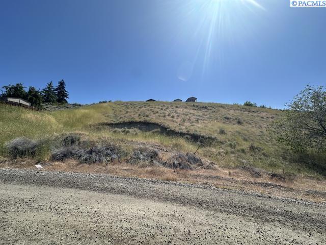 3033 NE Vine St, East Wenatchee, WA 98801
