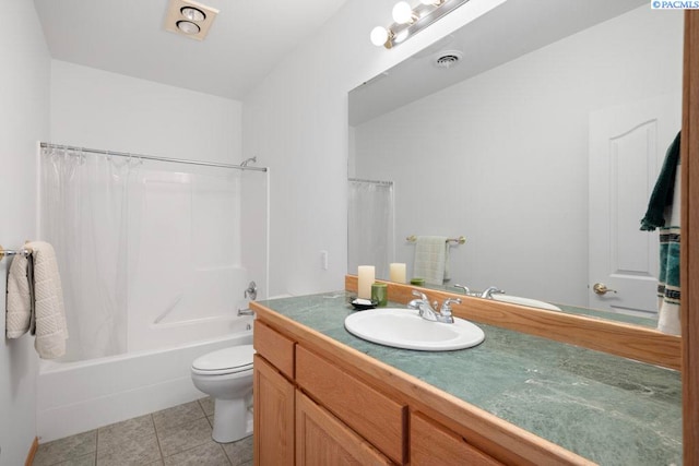 1815 NW Nicole Ct, Pullman, WA 99163 - full bathroom featuring toilet, vanity, shower / tub combo, and tile patterned flooring