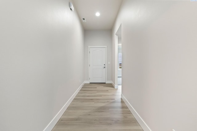 10402 Kokanee Dr, Pasco, WA 99301 - hall featuring light wood-style floors and recessed lighting