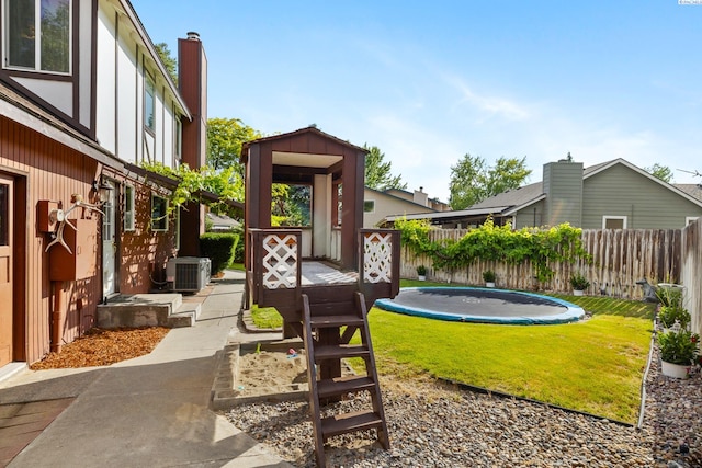 4834 W Robin Ct, West Richland, WA 99353 - view of yard with a trampoline