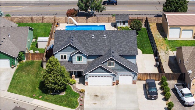 1824 W 28th Ave, Kennewick, WA 99337 - view of subject property featuring a pool area