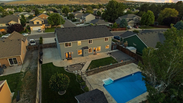 1824 W 28th Ave, Kennewick, WA 99337 - aerial perspective of suburban area featuring a pool area
