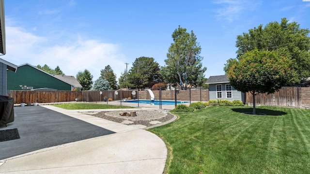 1824 W 28th Ave, Kennewick, WA 99337 - fenced backyard with a patio