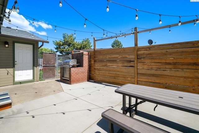 2519 W Grand Rhonde Pl, Kennewick, WA 99336 - view of patio featuring a gate