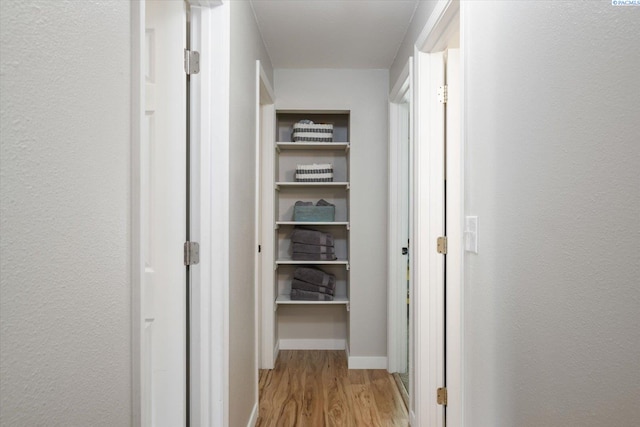 2519 W Grand Rhonde Pl, Kennewick, WA 99336 - hall with wood finished floors and baseboards