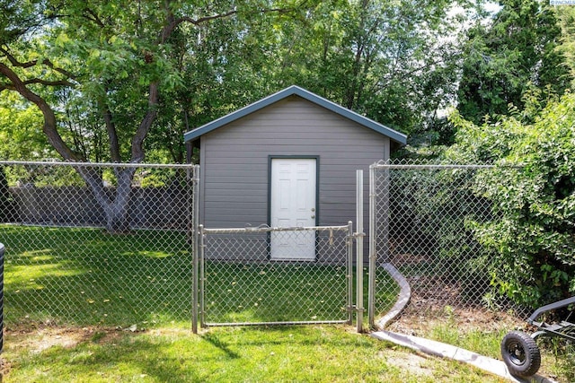 2519 W Grand Rhonde Pl, Kennewick, WA 99336 - view of outbuilding featuring a gate