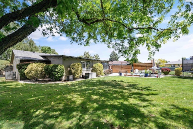 2519 W Grand Rhonde Pl, Kennewick, WA 99336 - view of yard featuring a patio area and cooling unit