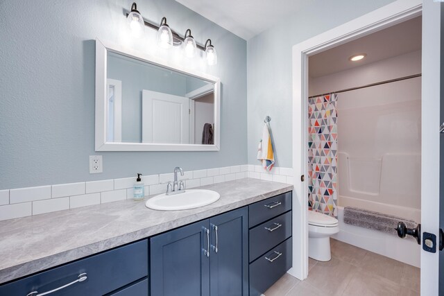 930 SW Finch Way, Pullman, WA 99163 - full bath featuring vanity, shower / bath combination with curtain, and tile patterned flooring