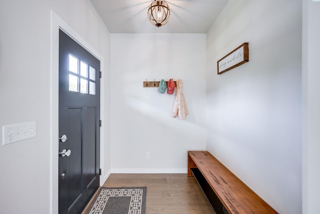 930 SW Finch Way, Pullman, WA 99163 - foyer featuring wood finished floors and baseboards