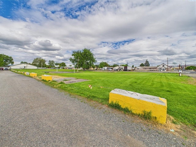 304 S Naches Ave, Wapato, WA 98951 - photo 4