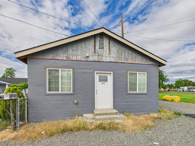 304 S Naches Ave, Wapato, WA 98951 - photo 3