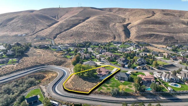 bird's eye view with a mountain view