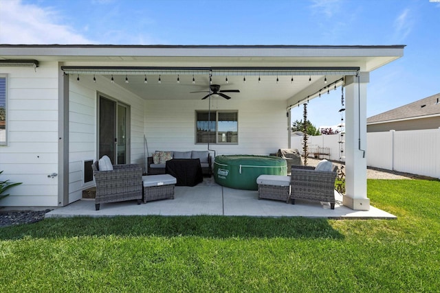 600 Lizzy Ln, Grandview, WA 98930 - view of patio with fence, an outdoor hangout area, and a ceiling fan