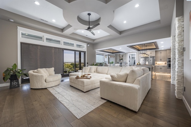 975 Rieve Ct, Richland, WA 99352 - living area with a ceiling fan, coffered ceiling, dark wood-style flooring, recessed lighting, and a towering ceiling