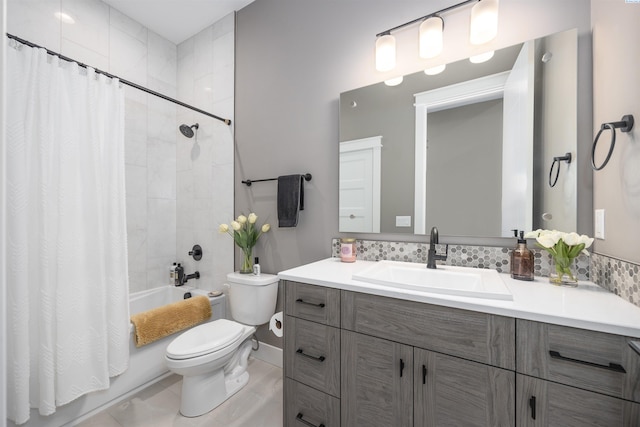 975 Rieve Ct, Richland, WA 99352 - bathroom with vanity and shower / tub combo with curtain