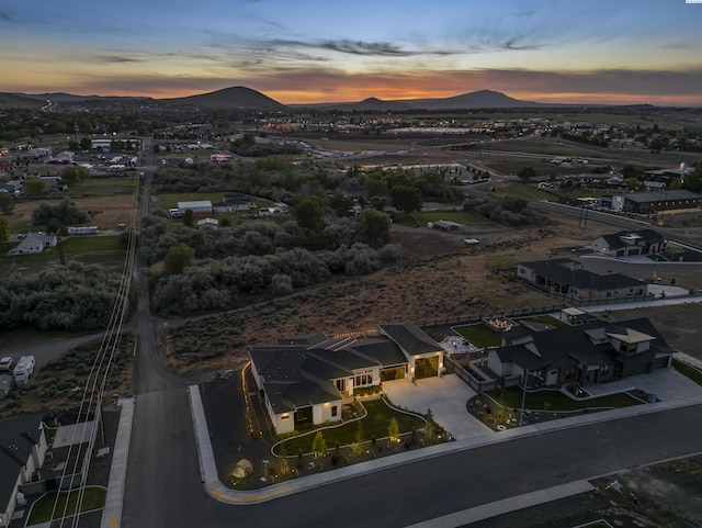 975 Rieve Ct, Richland, WA 99352 - aerial view of property's location with mountains and nearby suburban area