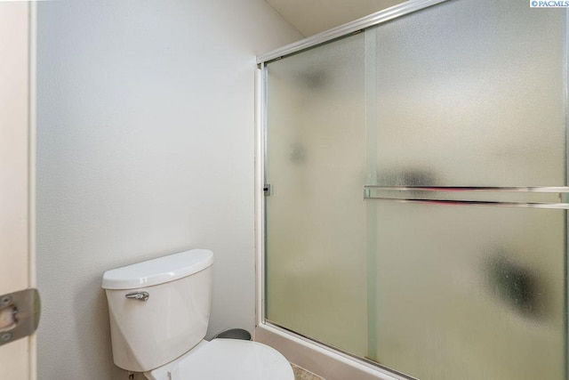 5309 Buchanan Ln, Pasco, WA 99301 - full bathroom with a shower stall and toilet