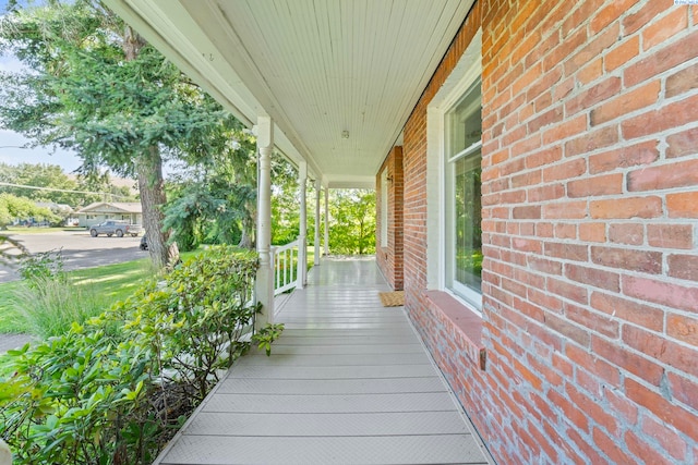 1002 Sherman Ave, Prosser, WA 99350 - view of wooden porch