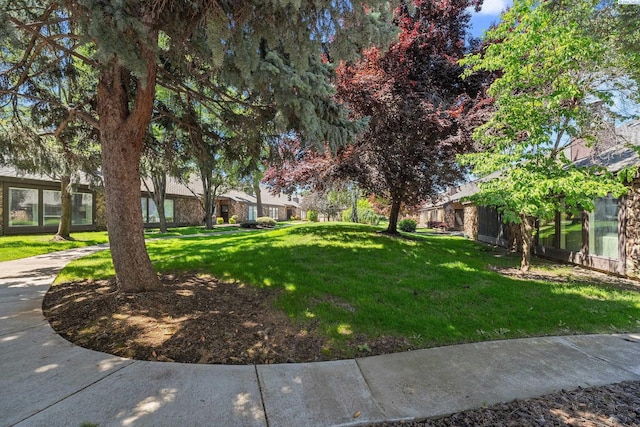 4214 W Klamath Ave Unit B-2, Kennewick, WA 99336 - view of home's community with a lawn