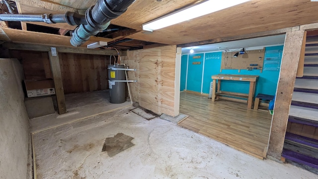 535 SE Side St, Pullman, WA 99163 - unfinished below grade area with secured water heater and stairway