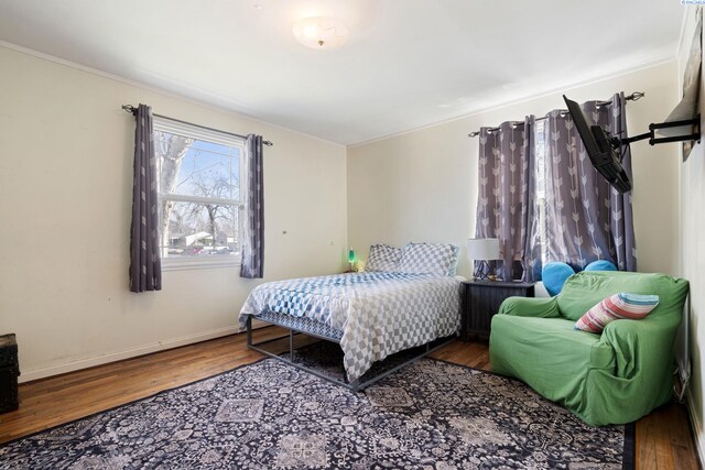 1907 Howell Ave, Richland, WA 99353 - bedroom featuring baseboards and wood finished floors