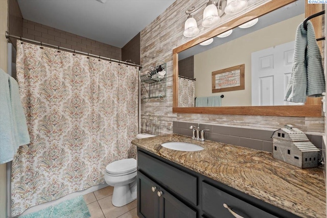 8602 W 1st Ave, Kennewick, WA 99336 - full bath with tile patterned flooring, backsplash, vanity, toilet, and curtained shower