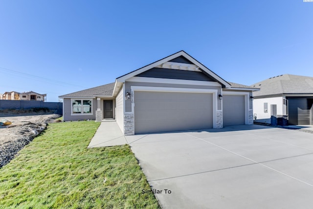607 Vineyard St, Grandview, WA 98930 - photo 1