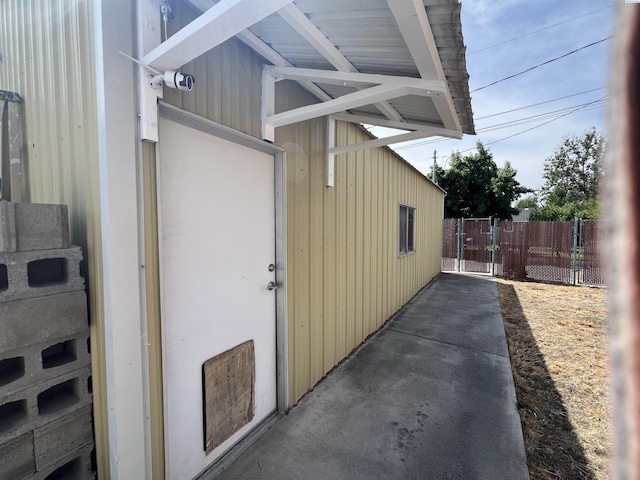 1836 W Park St, Pasco, WA 99301 - entrance to property featuring board and batten siding and a gate