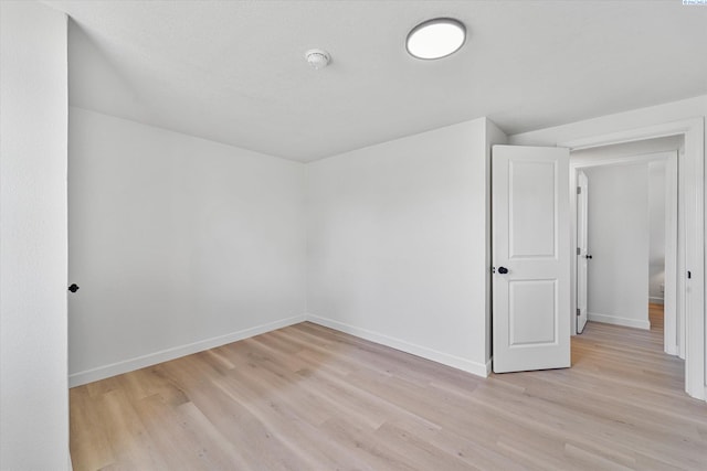 2008 Tinkle St, Richland, WA 99352 - unfurnished room featuring light wood-style floors and baseboards
