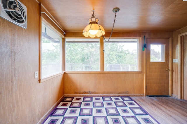 370 SW State St, Pullman, WA 99163 - unfurnished sunroom with plenty of natural light