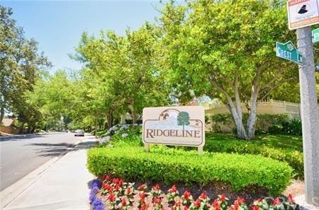 view of community / neighborhood sign