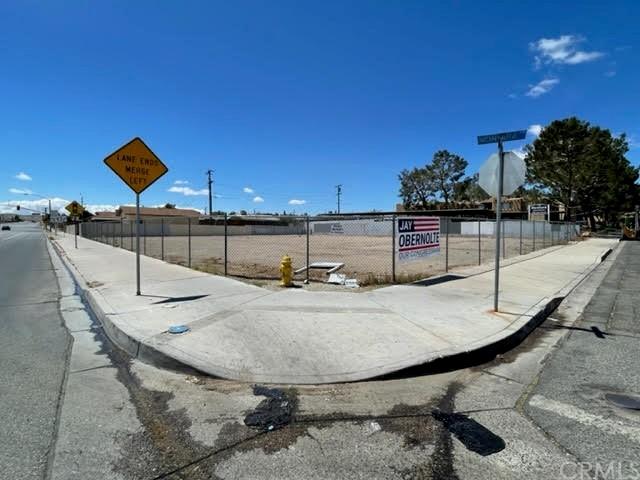 200 Montara Rd, Barstow, CA 92311 - photo 11