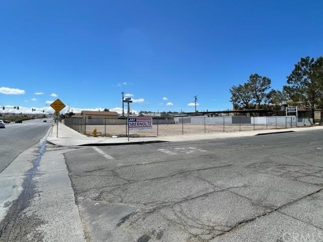 200 Montara Rd, Barstow, CA 92311 - photo 12