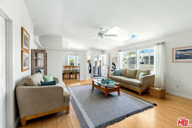 Listing photo 2 for 29500 Heathercliff Rd Unit 3, Malibu CA 90265