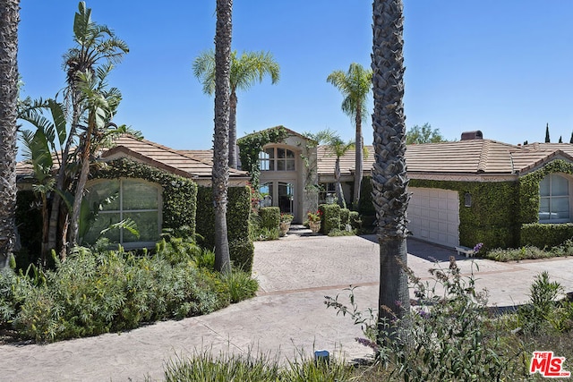 view of front of house featuring a garage