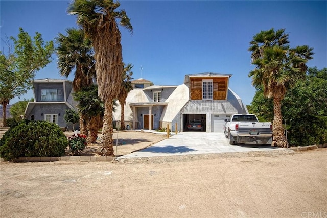 view of front facade featuring a garage