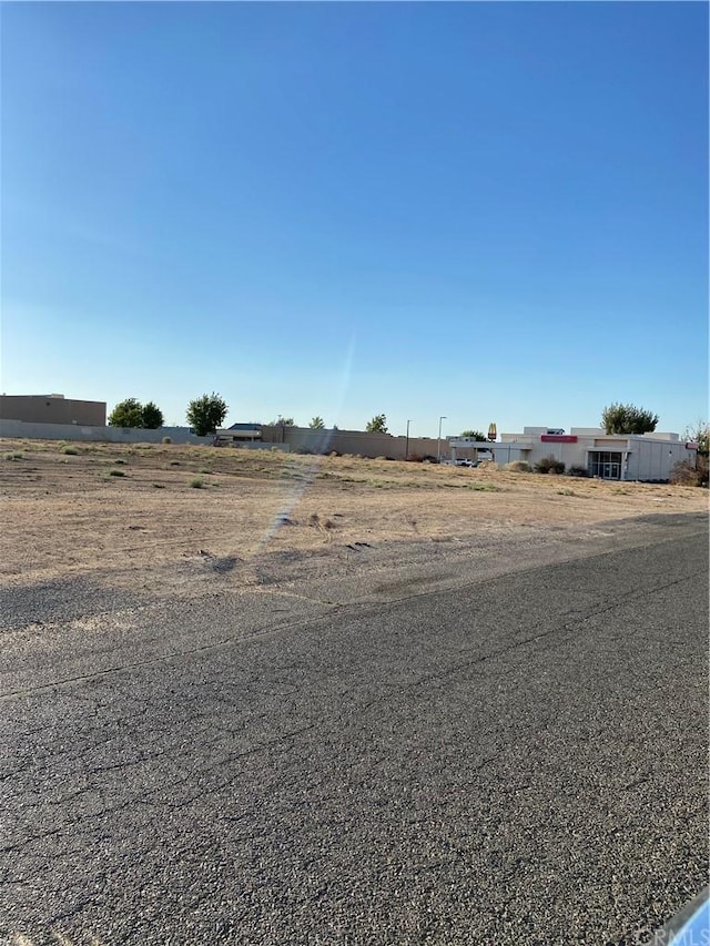 Listing photo 3 for 0 H St, Hesperia CA 92345